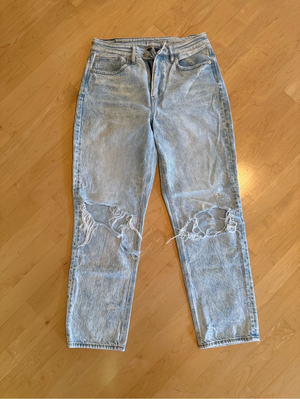 American Eagle Outfitters Light Wash Distressed Boyfriend Jeans